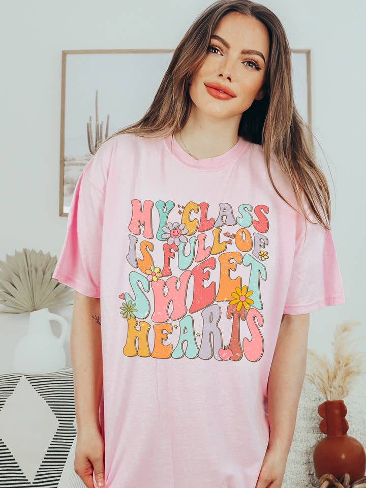 T-shirt Class of Sweethearts pour la vente par Shop Alloe | Print & Media Co.