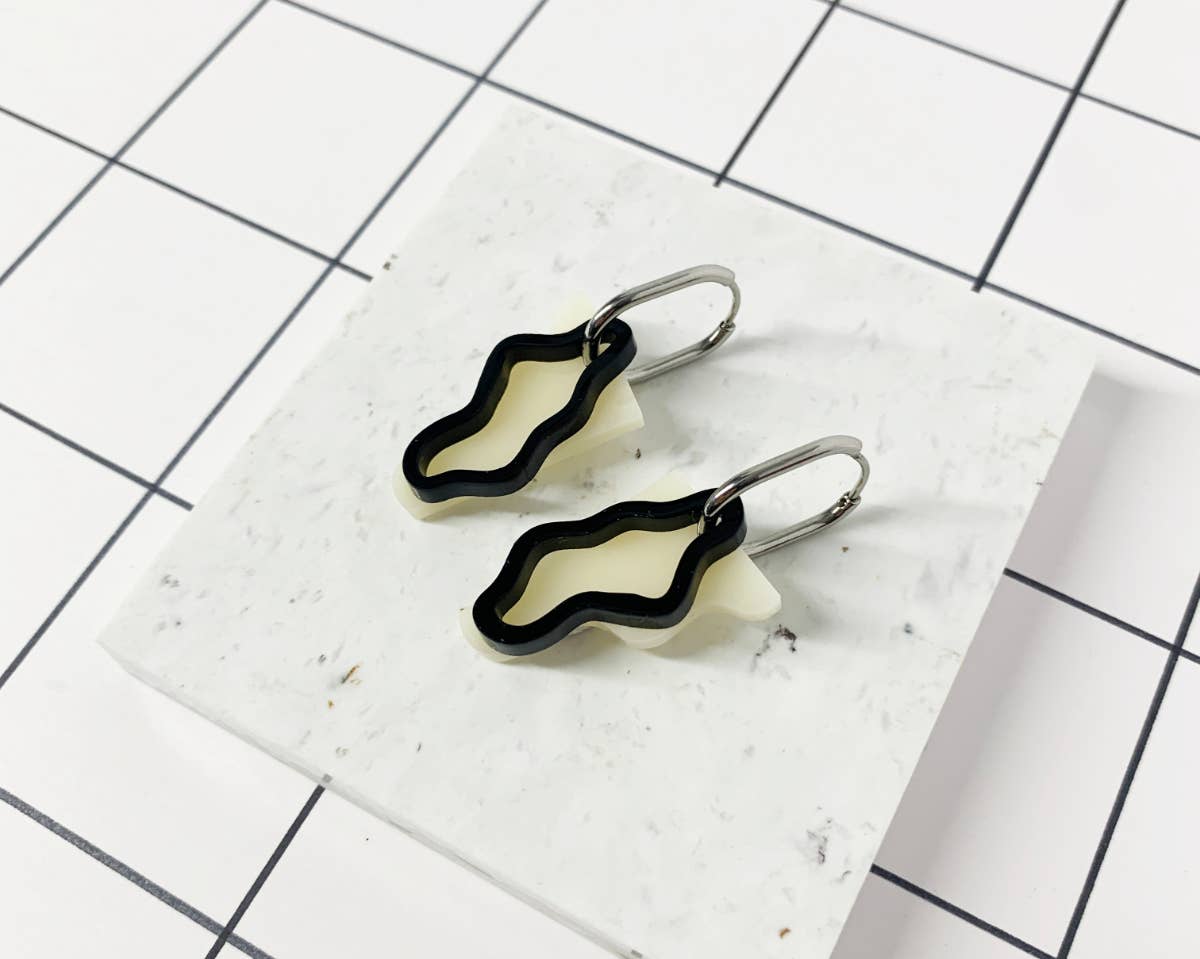 mimimono - Vendita all'ingrosso Orecchini a cerchio - Orecchini a cerchio in plastica riciclata SHAPE & LINE2