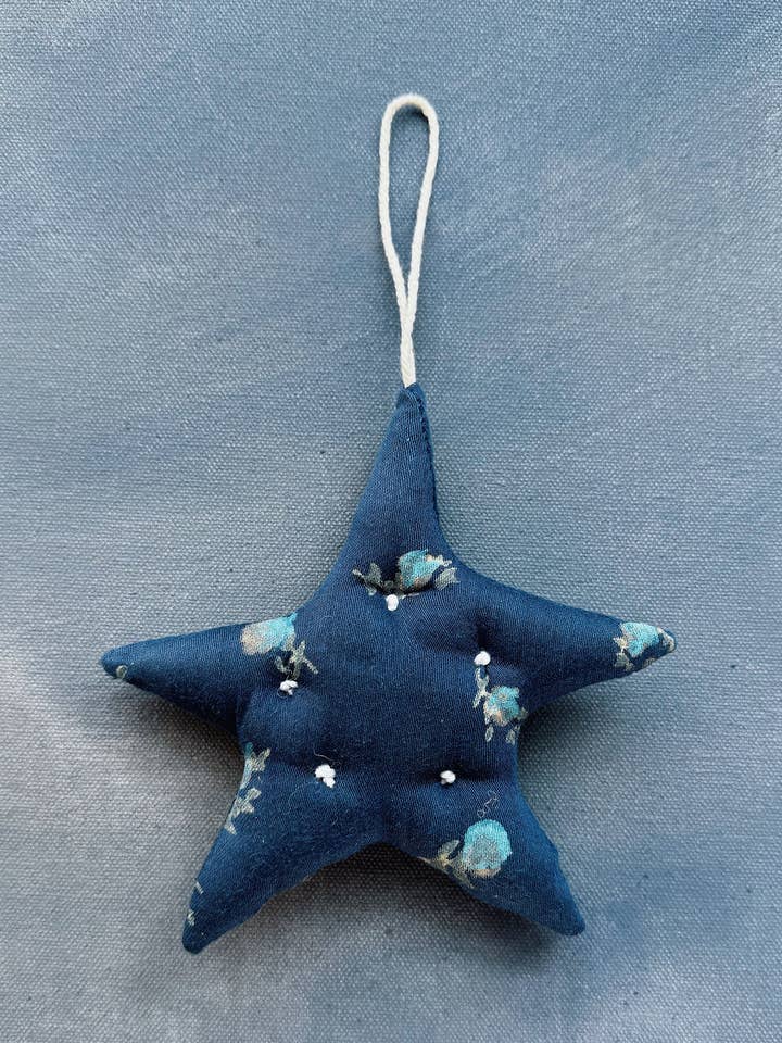 Sterrenornament, Ditsy Rose Lake voor wholesale door Bliss and Mischief