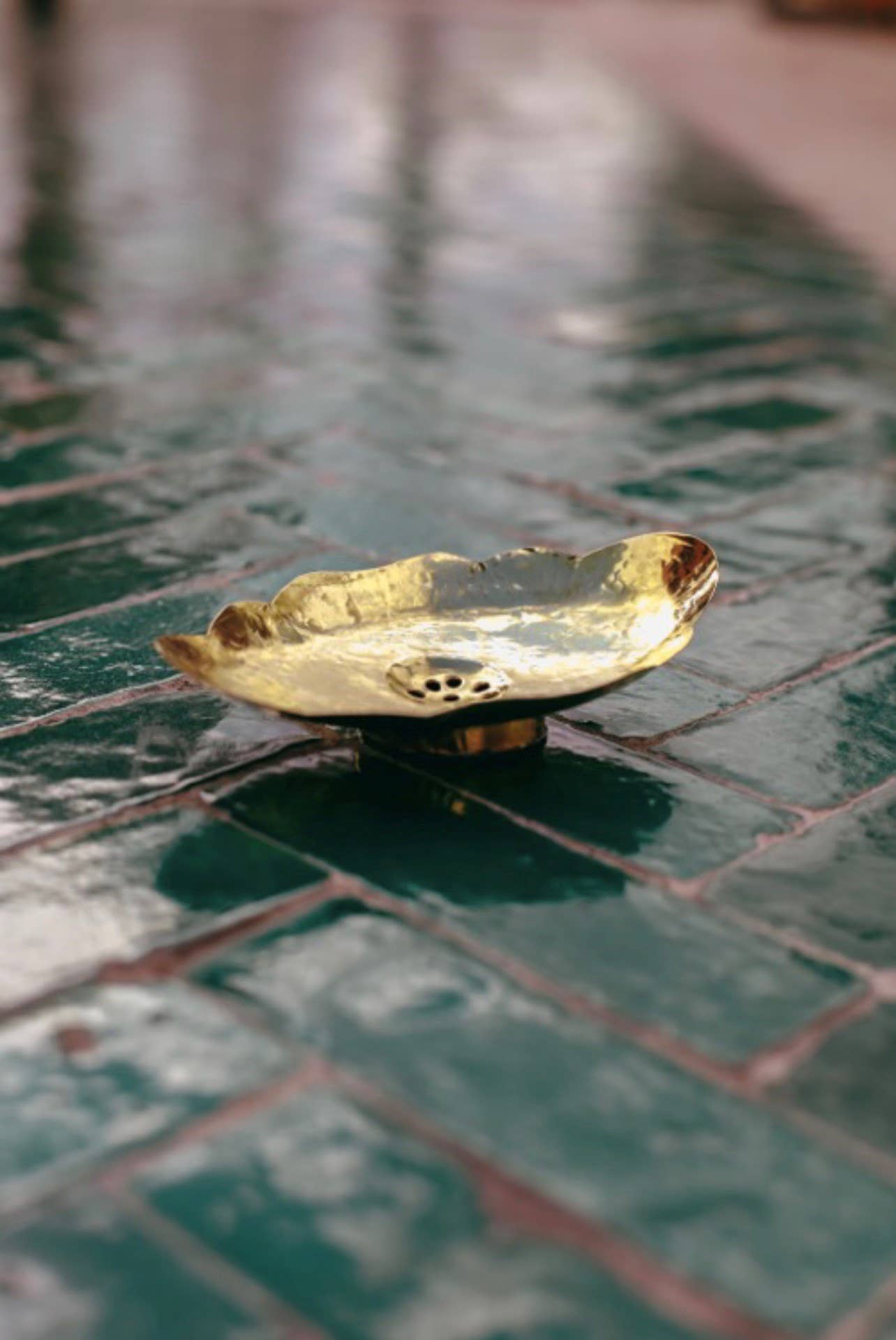 NOMAD BY LIV - Wholesale Bath Soap Dish - Soap Dish "FLOWER" - gold1