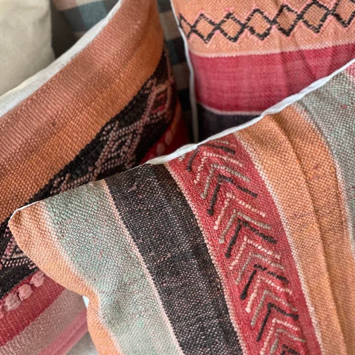 NOMAD BY LIV - Wholesale Throw Pillow Cover - Nomad by LIV - handgemaakte Kilim Kussenhoezen, kleurrijk5