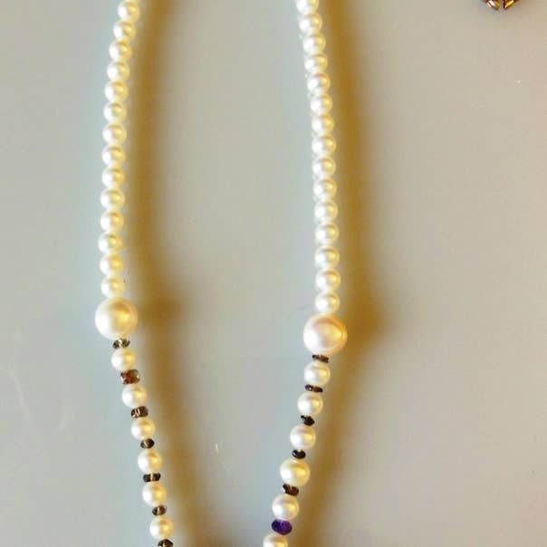 Briolette ahumada con racimos de «polvo de estrellas» en perlas para venta al por mayor de Jane A Gordon: Jewelry Art Gifts Inspiration