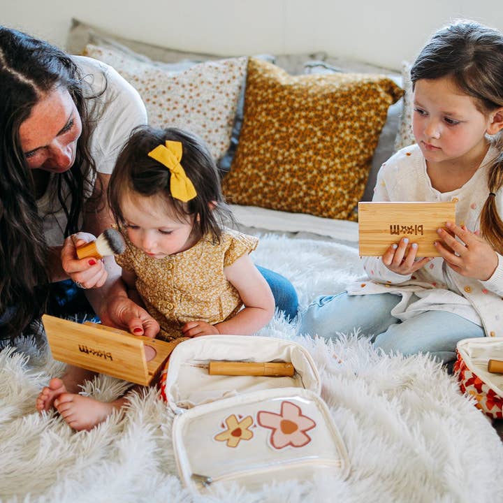 True Bloom - Wholesale Kids Makeup - Kids - Bloom Makeup Kit3