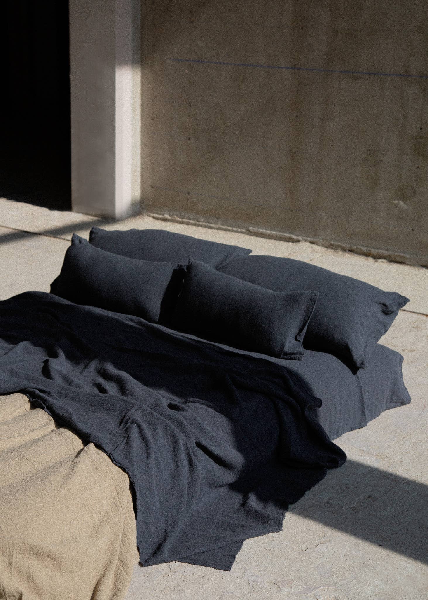 Maison Masarin – wholesale Stolskudde – Fransk kuddfodral i rå linne – vår- och sommarbäddset23