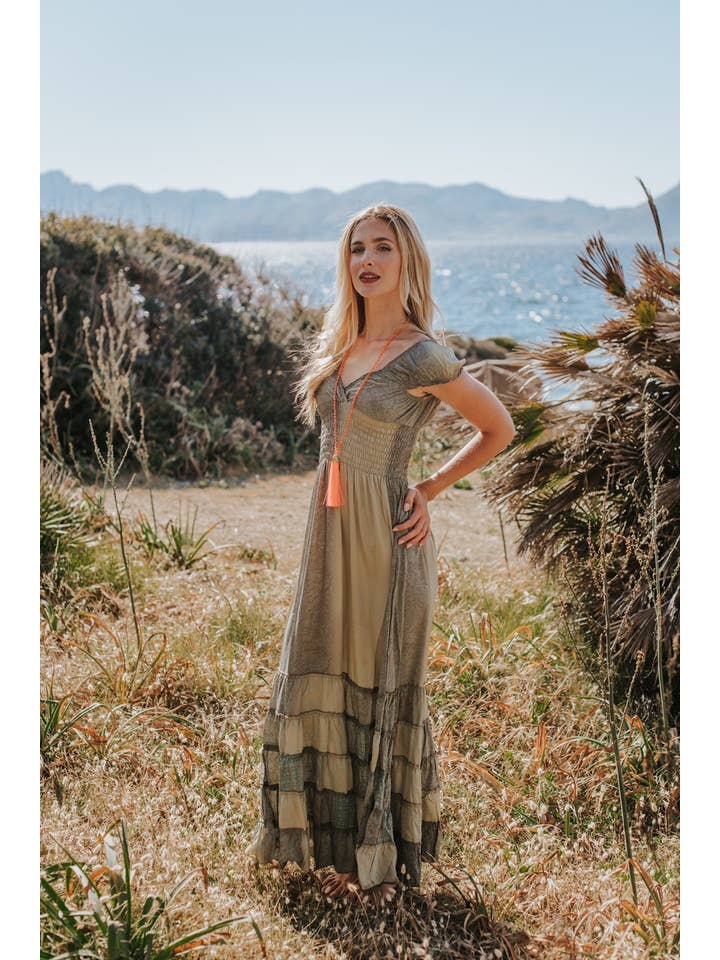 Miss Kitsch – Großhandel Kleid – Damen – Sommer-Maxisommerkleid aus Boho-Seide, seegrün, romantisch1