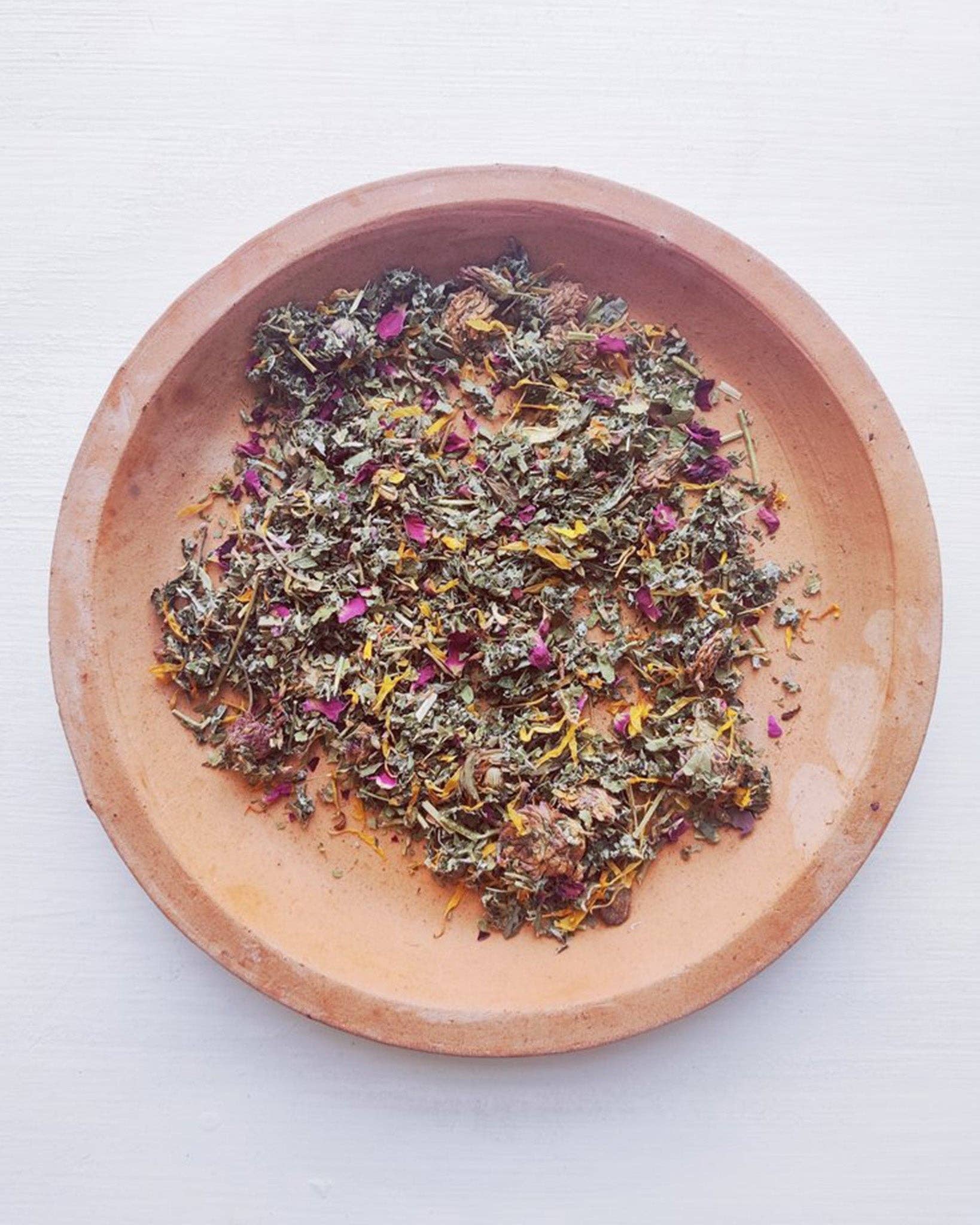 Palm of Feronia – wholesale Health/detox tea – De La Luna Herbal Infusion – tea for menstrual support1