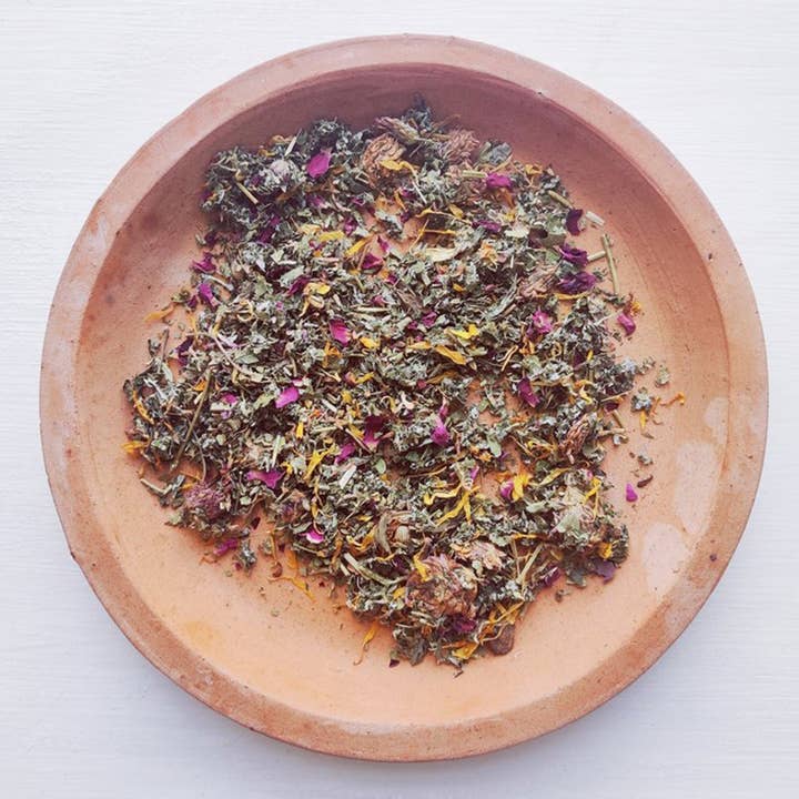 Palm of Feronia – wholesale Health/detox tea – De La Luna Herbal Infusion – tea for menstrual support1