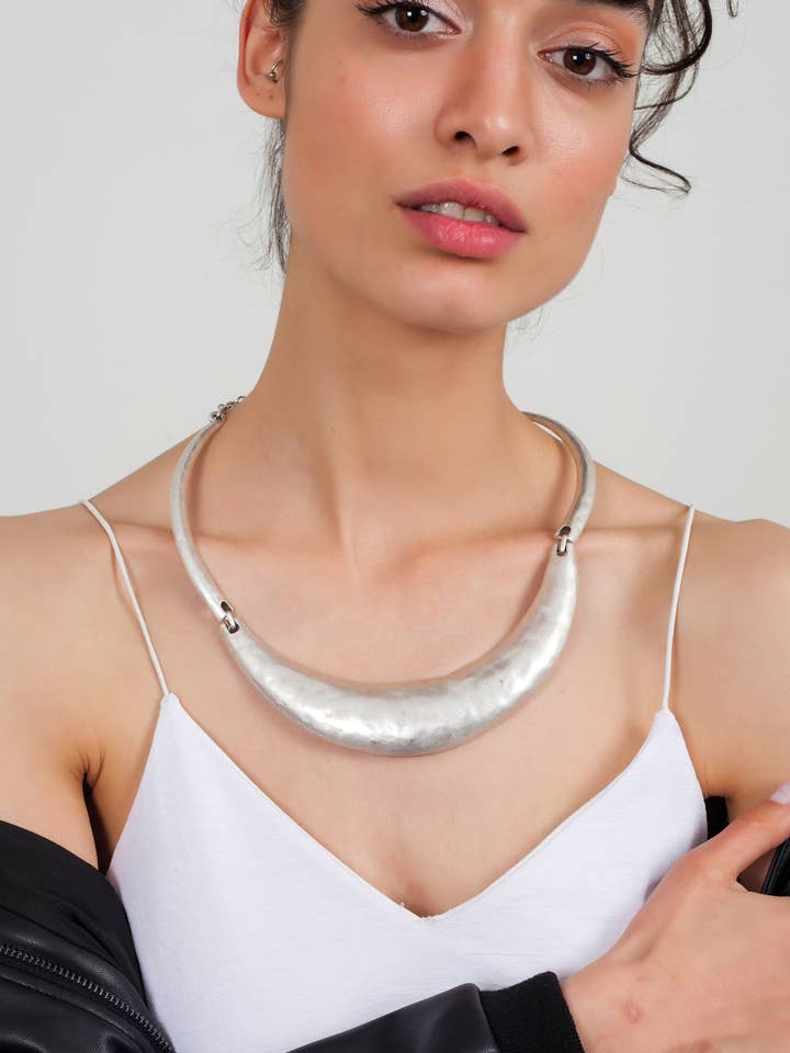 Collier Bohème Style Plaqué Argent Ancien pour la vente par AVENS