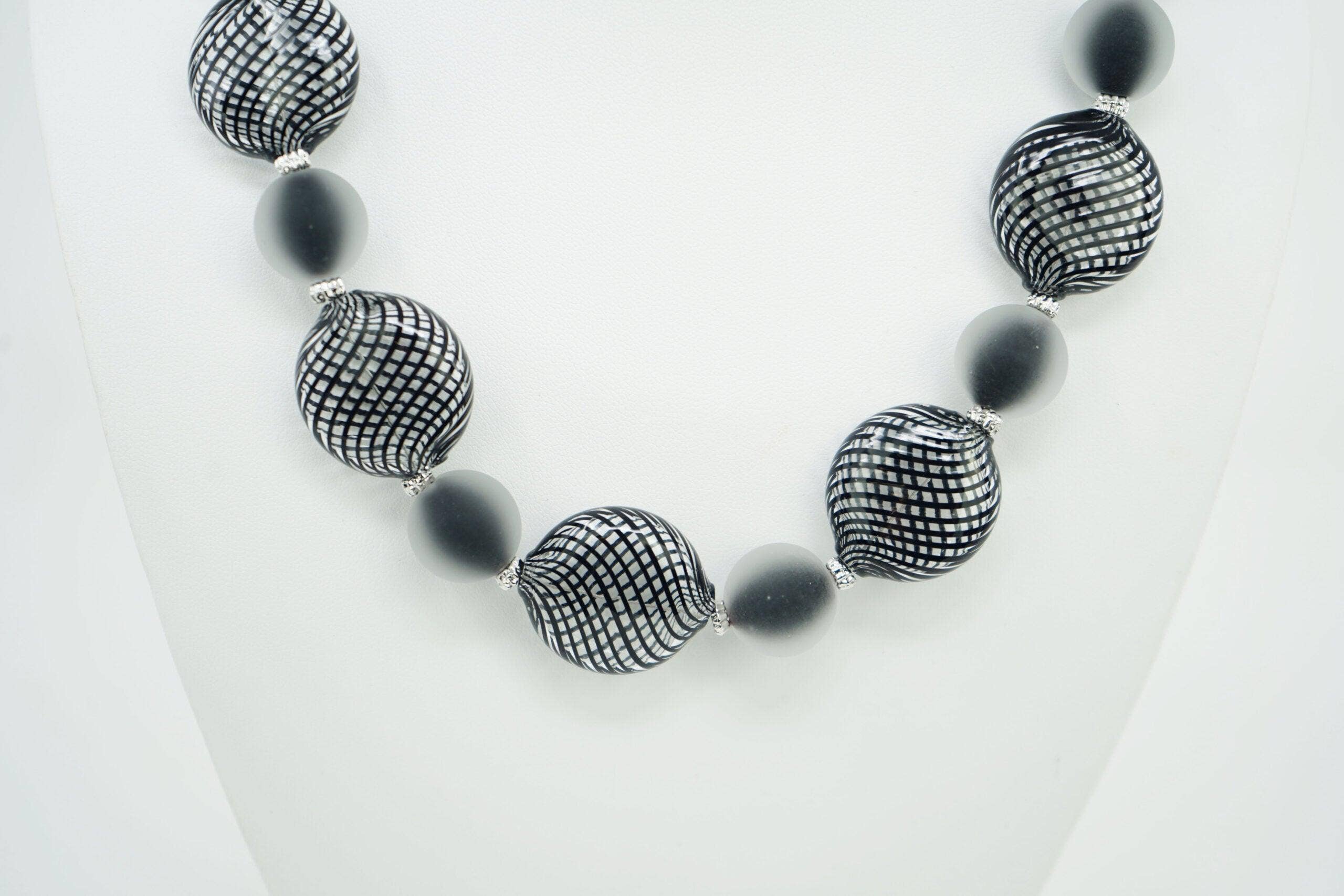 Via Graceffo – Colar com missangas/pérolas por atacado – Colar de Contas de Vidro Murano Autêntico, Monica9, Contas Redondas e em Forma de Disco7