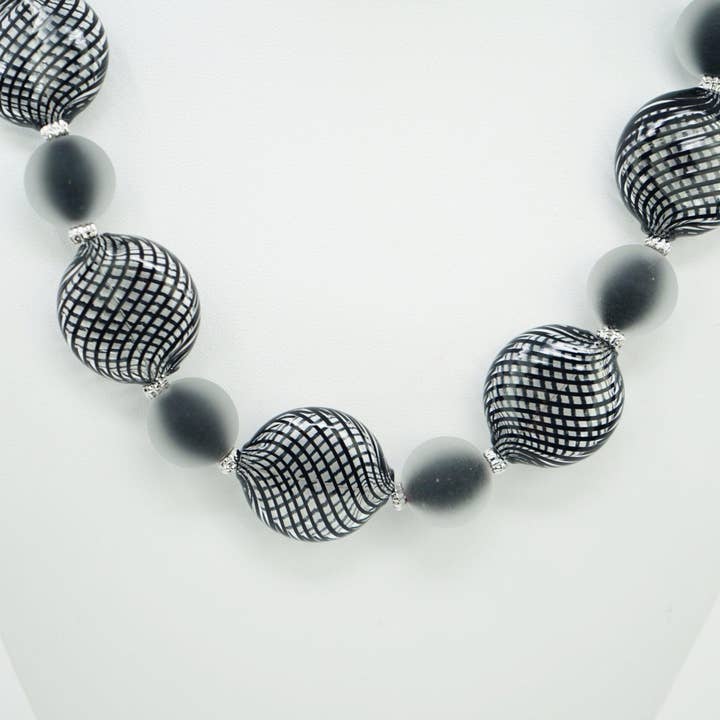 Via Graceffo – Colar com missangas/pérolas por atacado – Colar de Contas de Vidro Murano Autêntico, Monica9, Contas Redondas e em Forma de Disco7