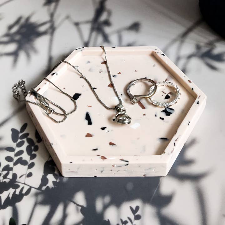 The Sage Rose Studio – wholesale Jewellery dish – Terrazzo peach hexagonal jewellery tray0