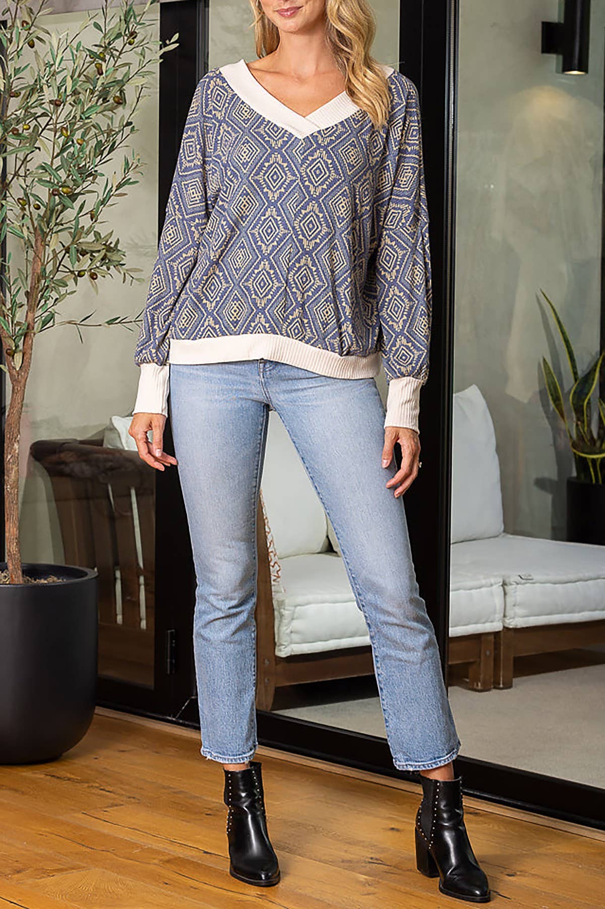 ROUSSEAU - Wholesale Knit Top - Women's - ARABESQUE PRINT V NECK LONG SLEEVE TOP4