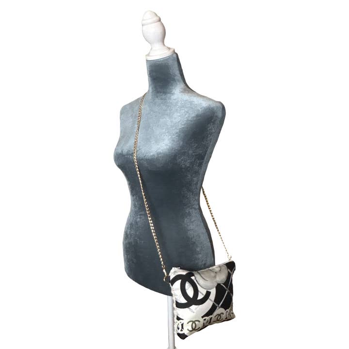 Vintage Luxe Up - Wholesale Crossbody Bag - Women's - Chanel CC Logo Camellia Noir Vintage Scarf Crossbody Bag2