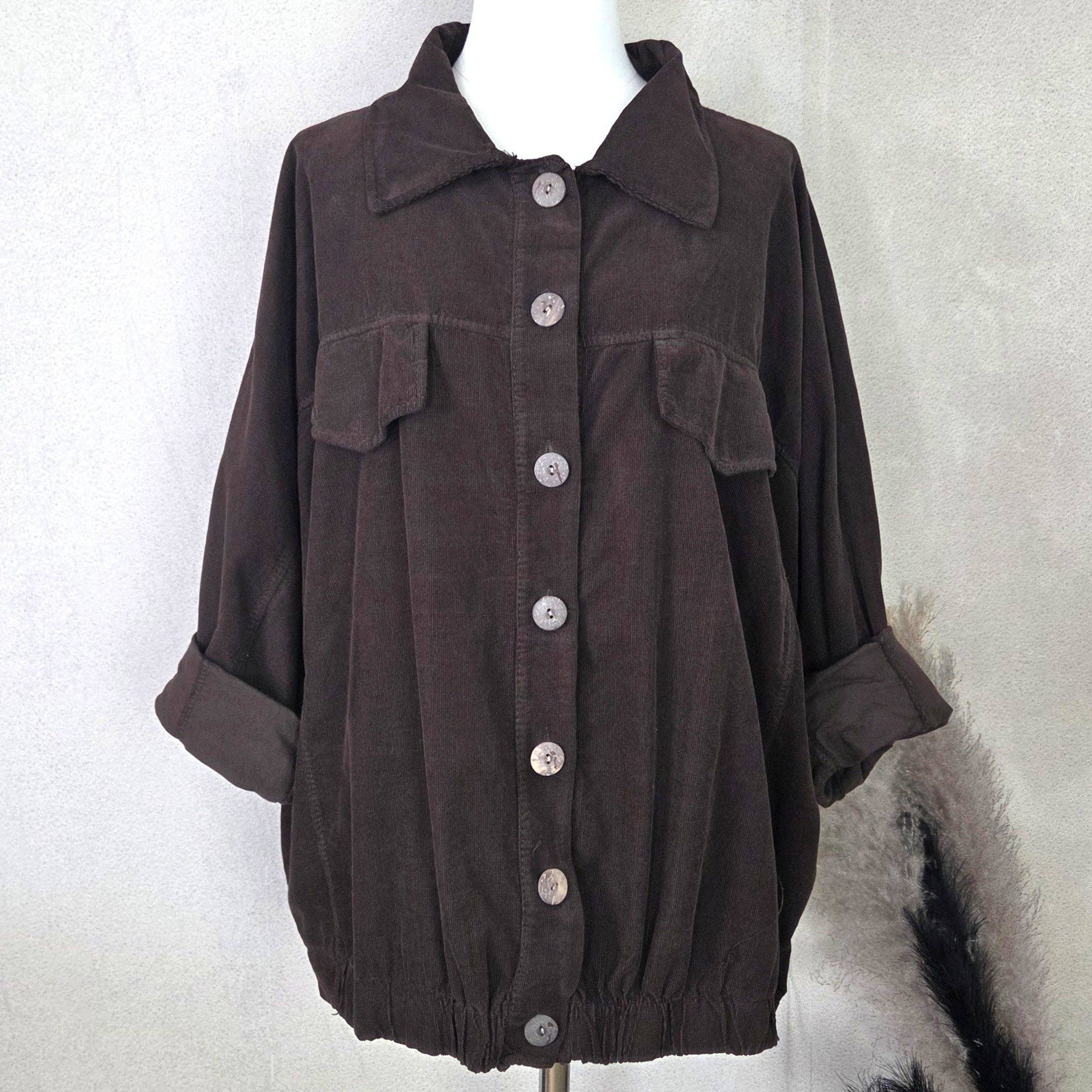 Tempest Designs - Vendita all'ingrosso Giacca - Donna - Giacca oversize in maglia fine a coste con bottoni, maniche a pipistrello e orlo elasticizzato.4