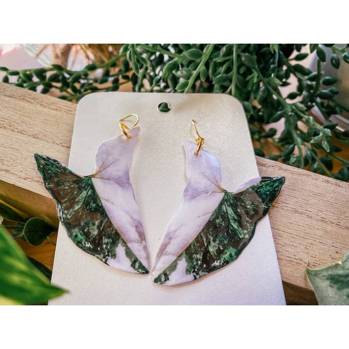 hethr – wholesale Hängande örhängen – Syngonium Albo Leaf Örhänge, Magnet, Stift, Dekor, Smycken