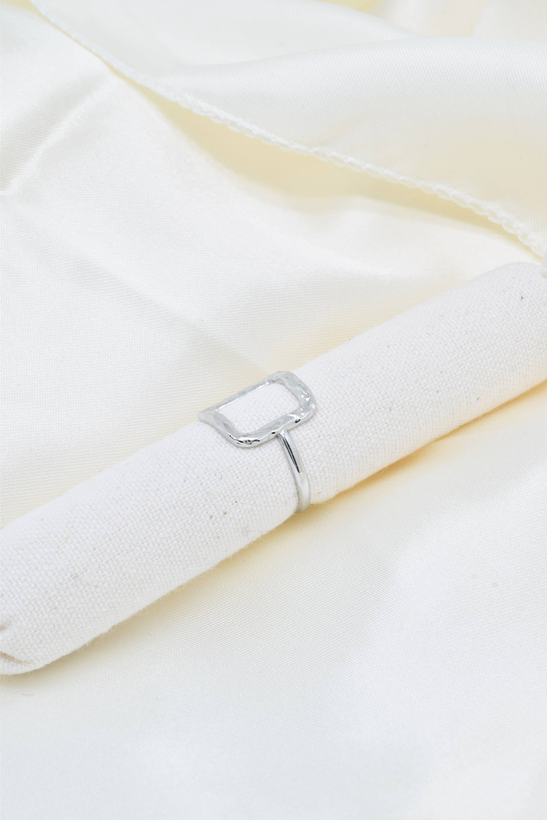 Kapyco - Vente Anneau/bague à empiler - Bague effet martelée en acier inoxydable - BG3100934