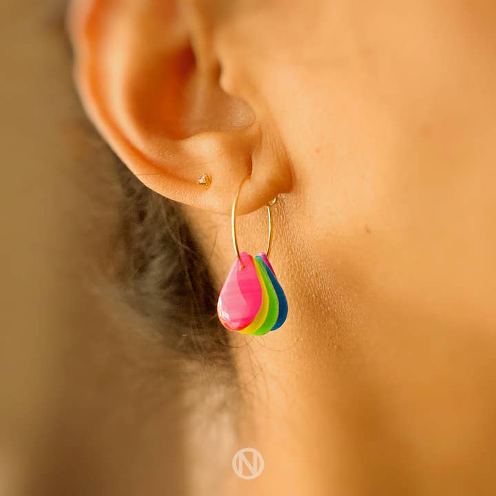 Regenbogen-Cluster Mini-Creolen - Handgefertigt auf Bestellung für den Großhandel von Naoi