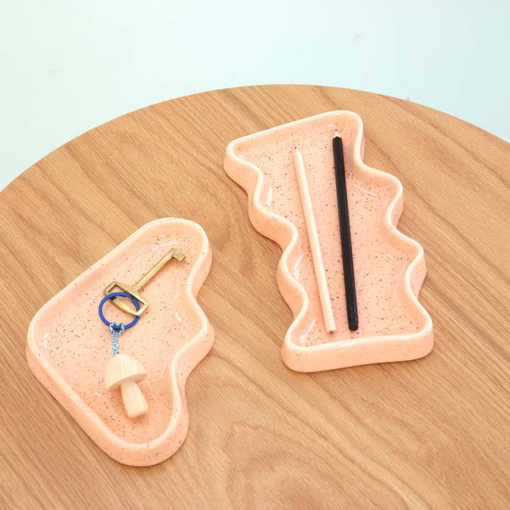 5mm Paper - Vendita all'ingrosso Vassoi decorativi - Vassoio Wave in ceramica - Triangle Peach2