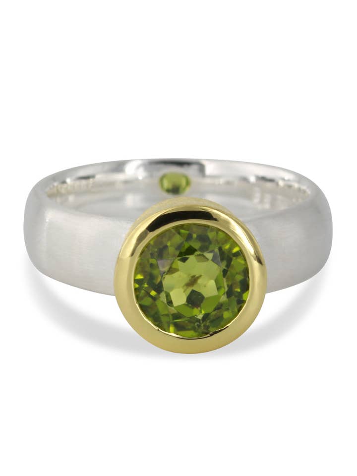 silver ring round setting gold plated peridot for wholesale by Campur GmbH