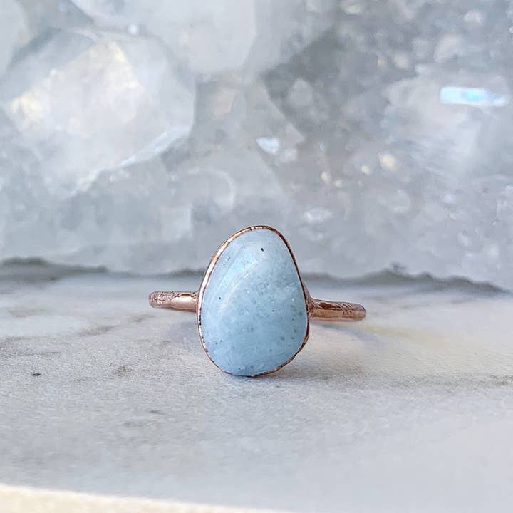 Anel em Pedra Água-Marinha Polida em Cobre por atacado de Buddha Blossom Jewels