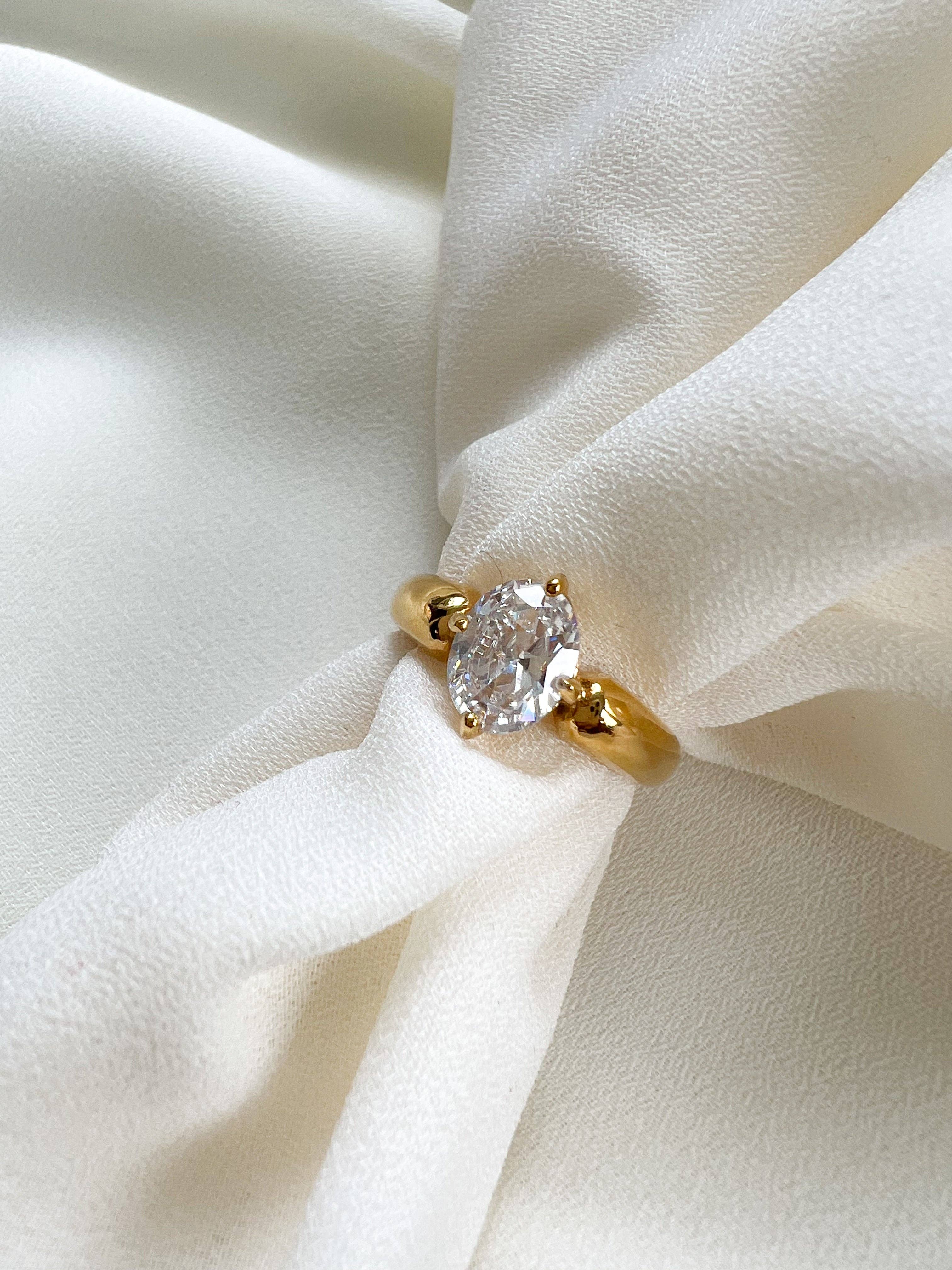 24th & Gold - Wholesale Single Stone/Solitaire Ring - The Angelina Ring0