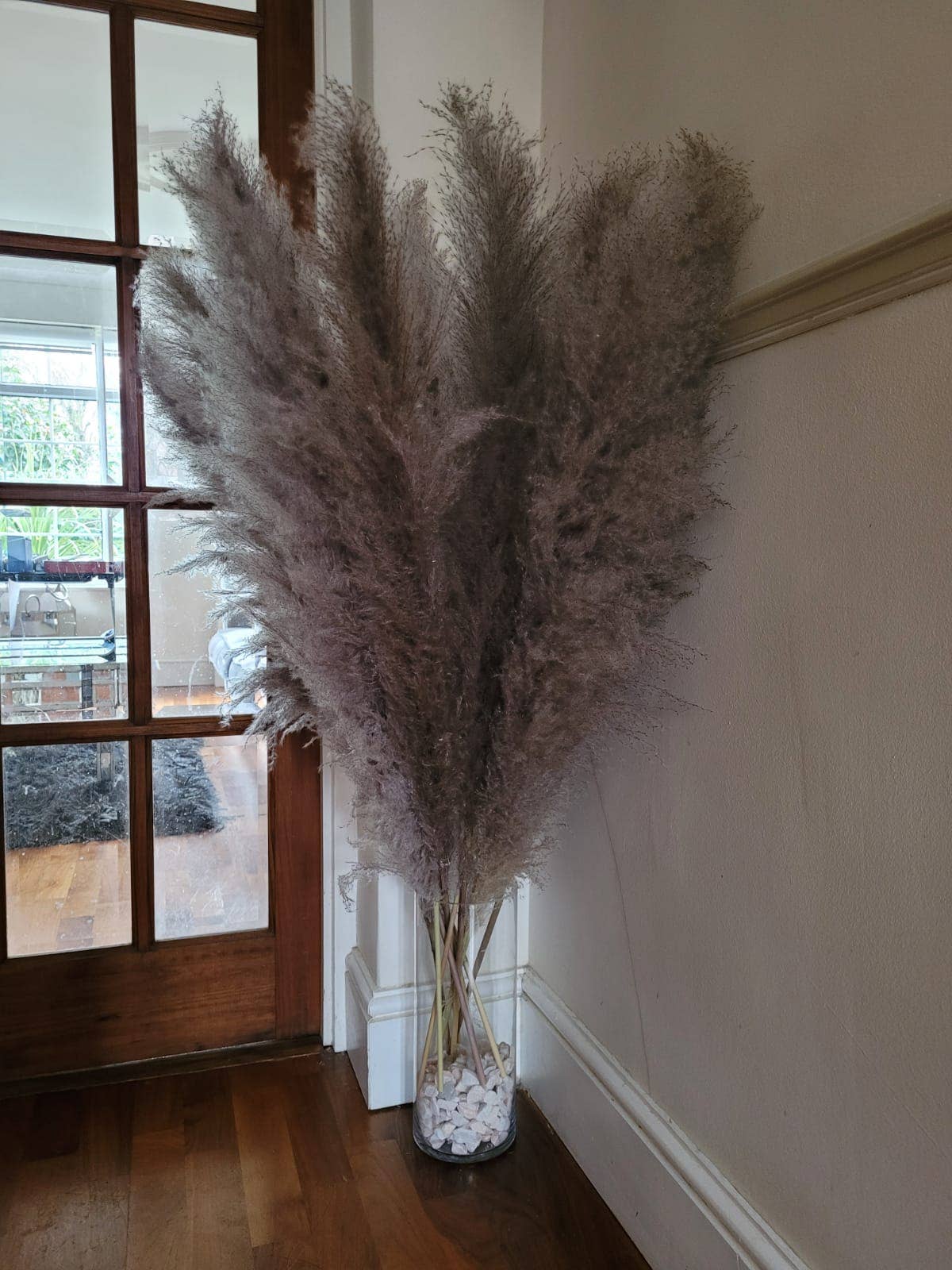 LoveProducts Ltd - Vente Fleur séchée/pressée - Grande herbe de la Pampa séchée gris foncé naturel décor floral pour la maison7