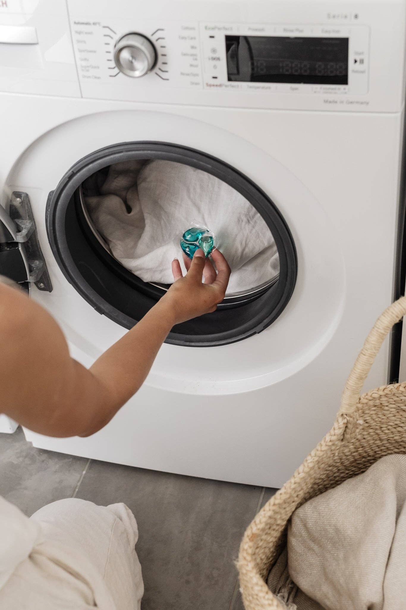 MNML (AUS) - Fresh Laundry - Vente Lessives en poudre/dosettes - Recharge de capsules de lessive Vitalité + Bien-être CITRUS (30 unités)1