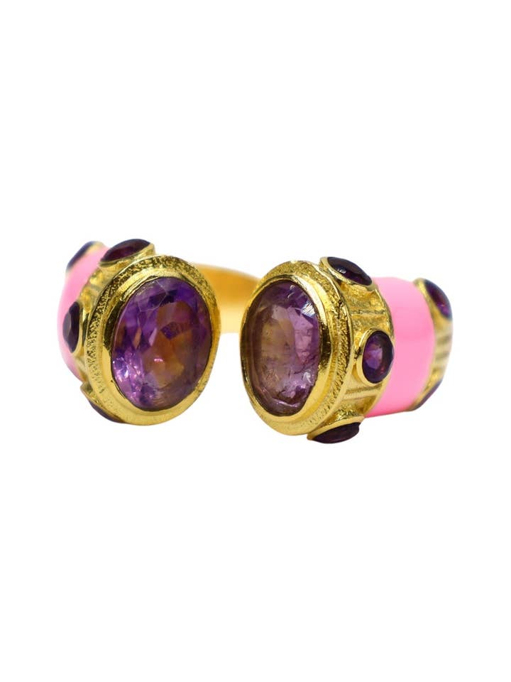 Indira ring met roze emaille en amethist voor wholesale door DIAPERIS