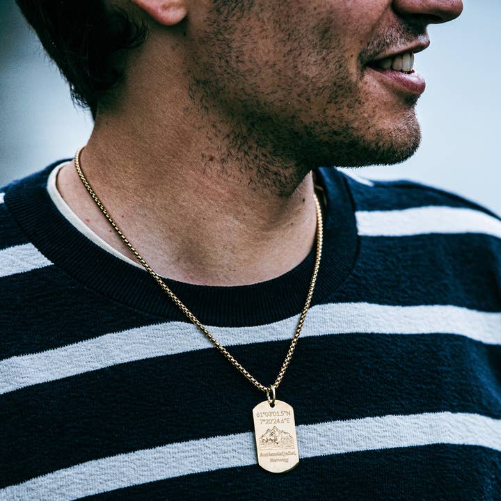 Aurlandsfjellet mit Hirschen auf Soldatenmarke - Edelstahl für den Großhandel von Arthousefern