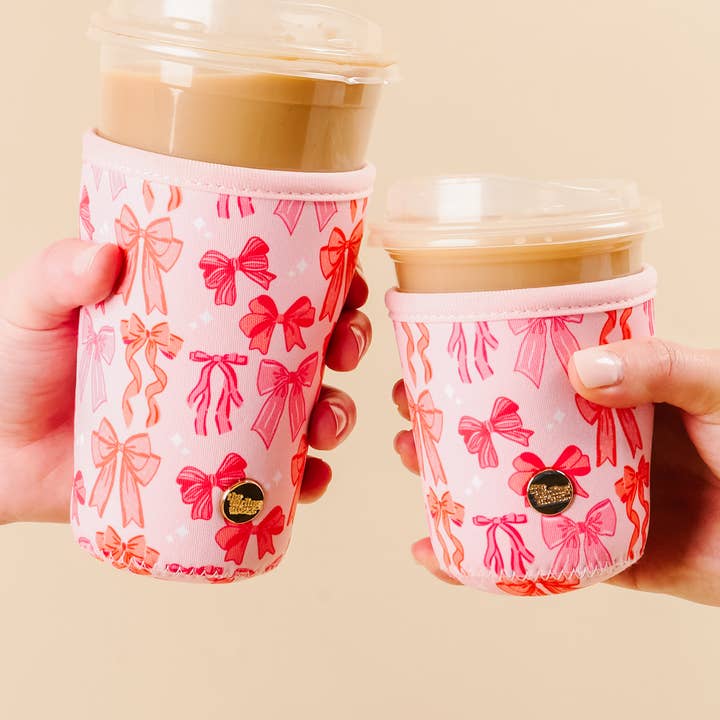 The Darling Effect - Wholesale Drink Huggers & Koozies - Sip Savvy Drink Sleeve-Blushing Bows Regular0
