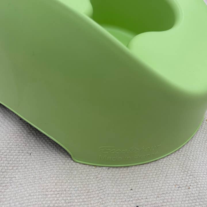 Ecopitchoun - Wholesale Potty Training Chair - Ecopitchoun anatomical potty for babies from 8 months apple green1