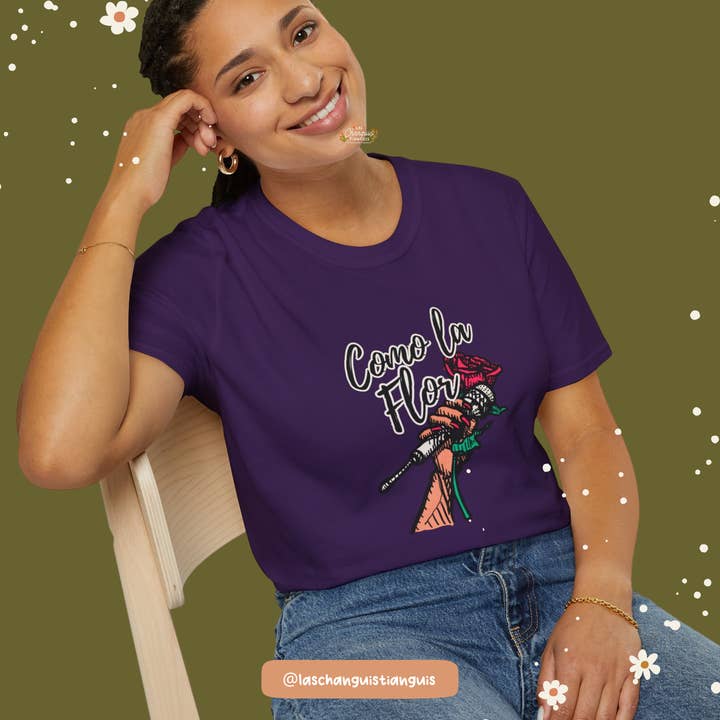 Las Changuis Tianguis - Wholesale T-Shirt (Graphic) - Women's - Como La Flor Selena Shirt – Purple Chicana Graphic Tee | Latina Apparel by Las Changuis Tianguis3