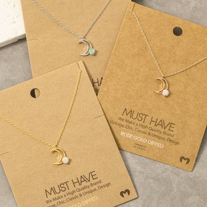 Colar com pingente de opala com recorte de lua crescente por atacado de Fame Accessories