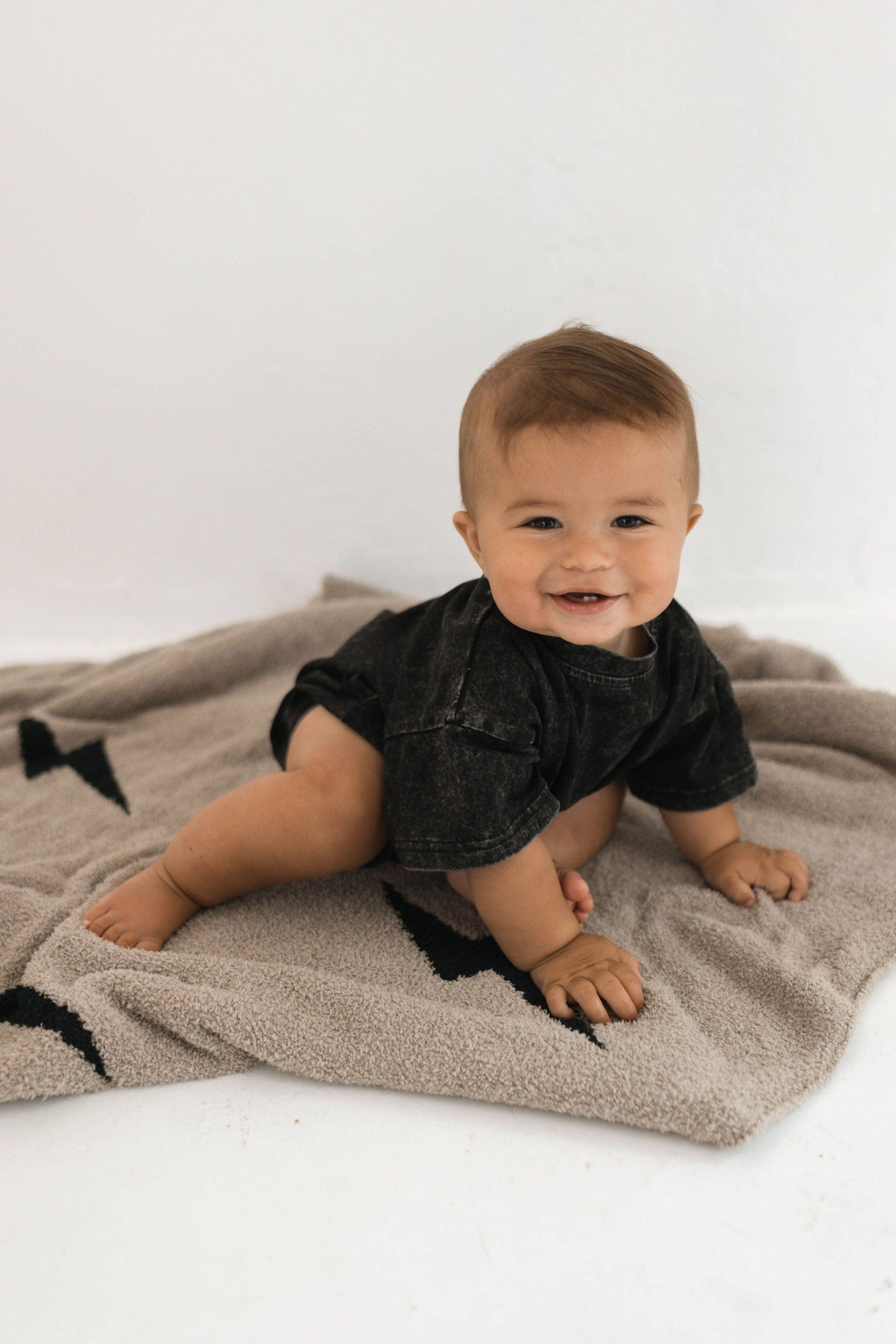 Forever French Baby - Wholesale Throw Blanket - Plush Blanket | Brown Lightning Bolt2