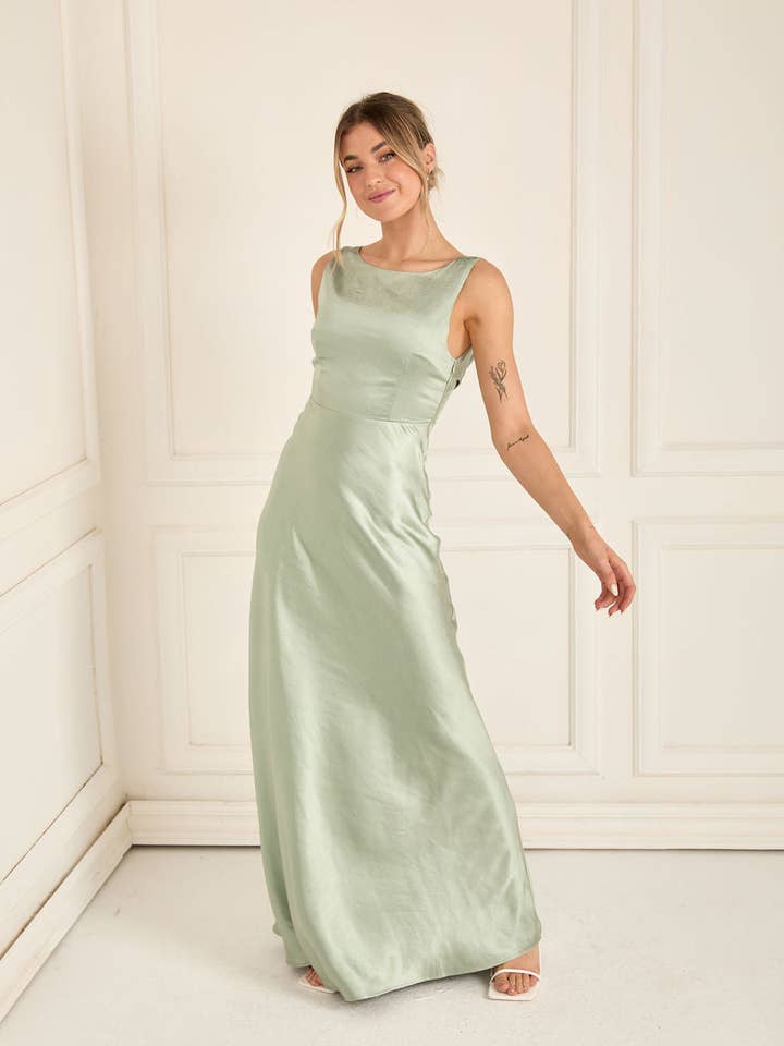 Robe de demoiselle d'honneur en satin à dos bénitier - Sage pour la vente par Six Stories
