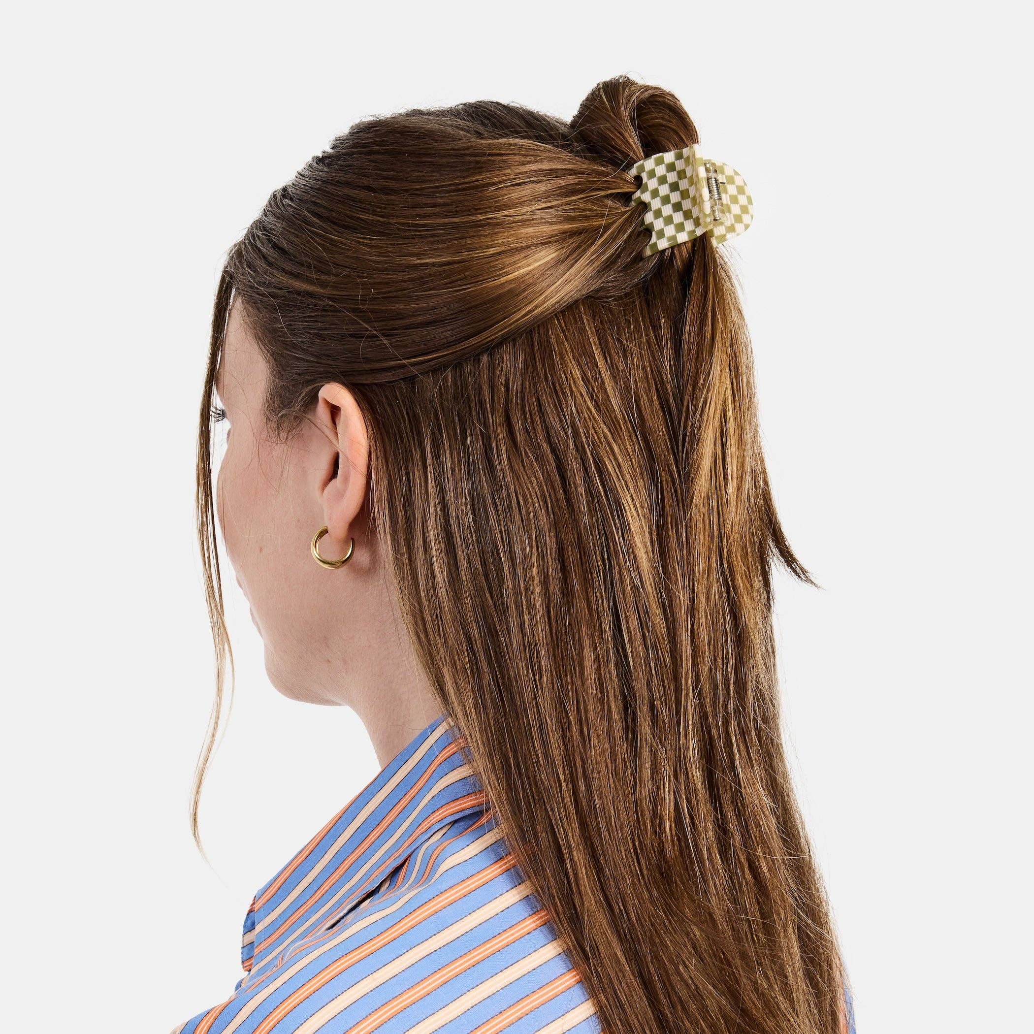 CHUNKS - Wholesale Hair Clip - Women's - Midi Ursa Claw in Olive Check1