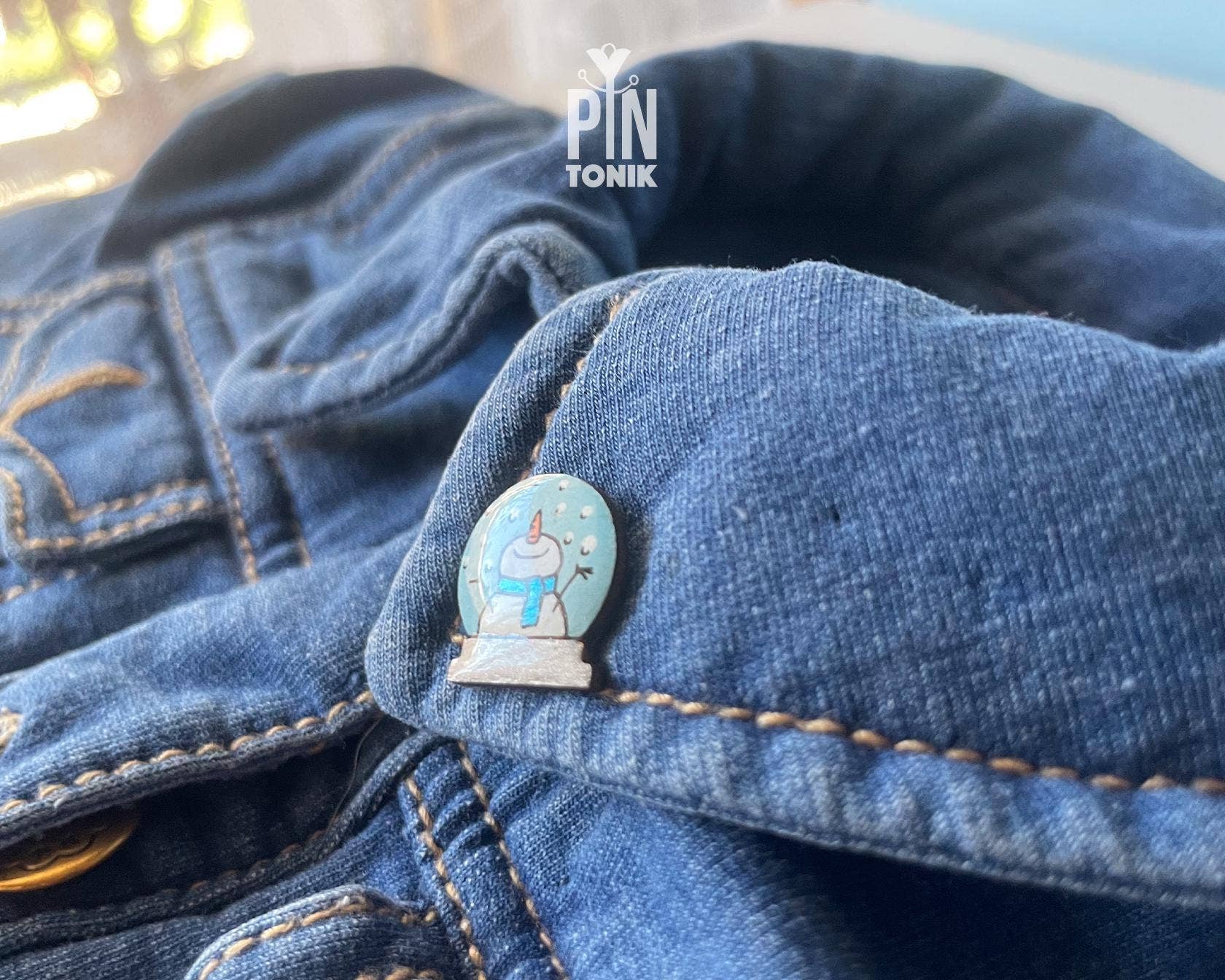 PinTonik – wholesale Brooch – Snowman Christmas Brooch & Winter Snowglobe Pin4