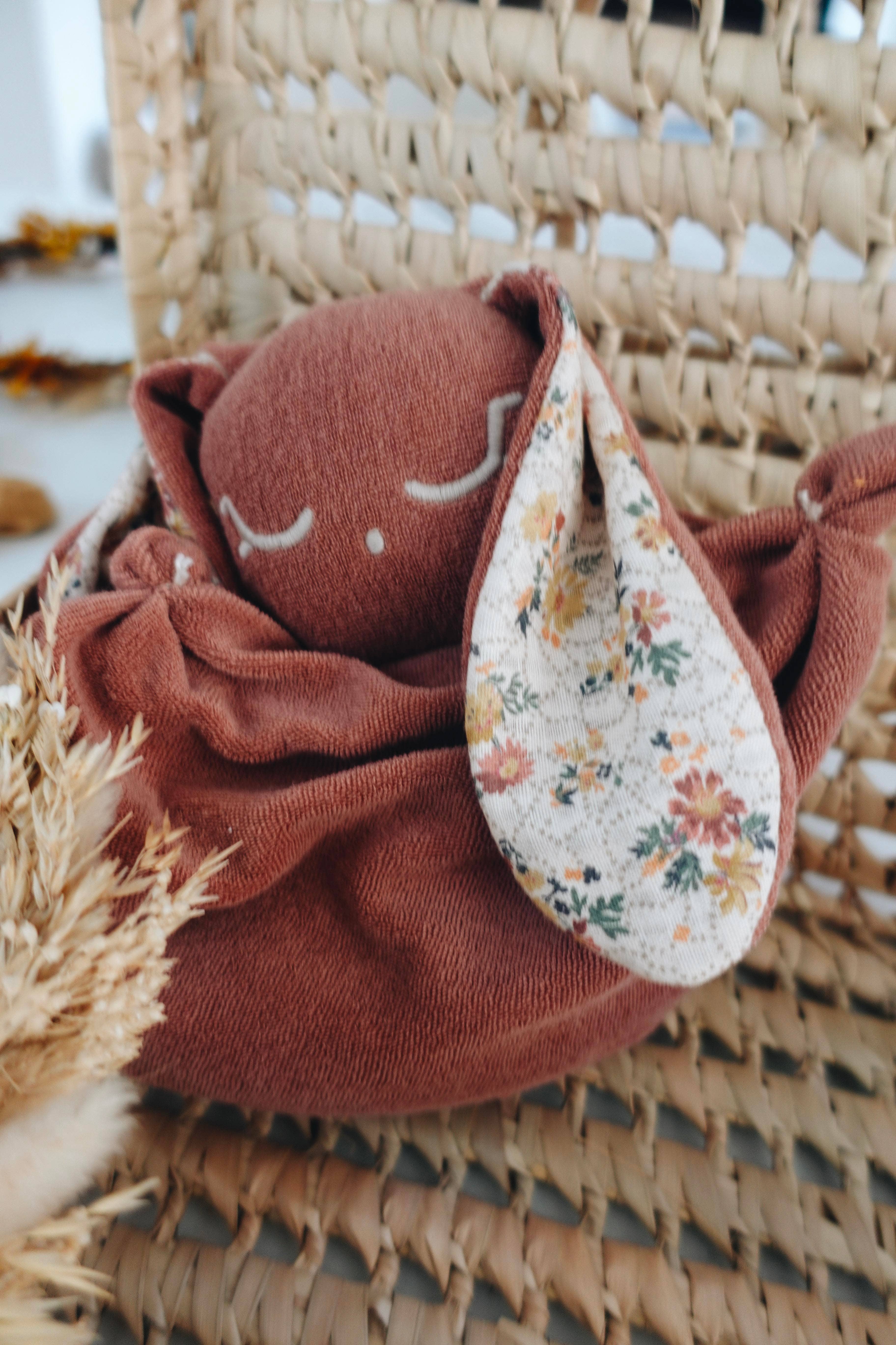 Louis & Jules Stambouli Conseil - Wholesale Hot/Cold Compress - Hot water bottle cherry stone sponge - Judith10