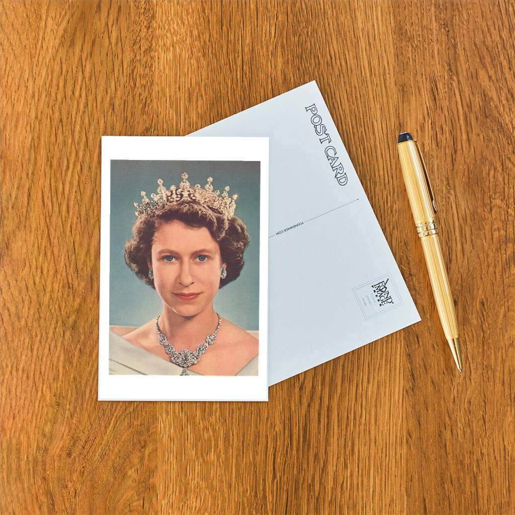Found Image Press - Vente Cartes postales - Carte postale EN-478 Jeune reine Elizabeth II1