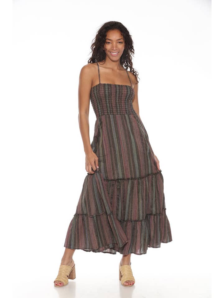 Lakhays Collection Inc. - Venta al por mayor Vestido - Mujer - Vestido largo con volantes y nido de abeja1