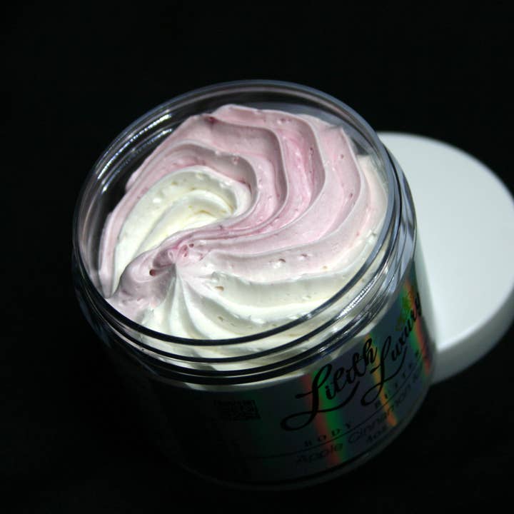 Beurre corporel fouetté au karité à la cannelle et à la pomme pour la vente par Lilith Luxury