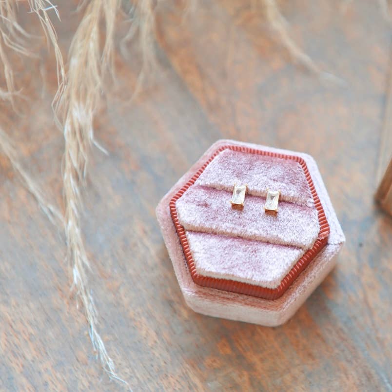 Oh So Lovely – Engroshandel Ørestikkere – Krystalbaguette-ørestikker i flere farver4