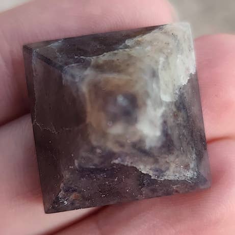 Pyramide en Cordiérite A+ pour la vente par Con Le Stelle