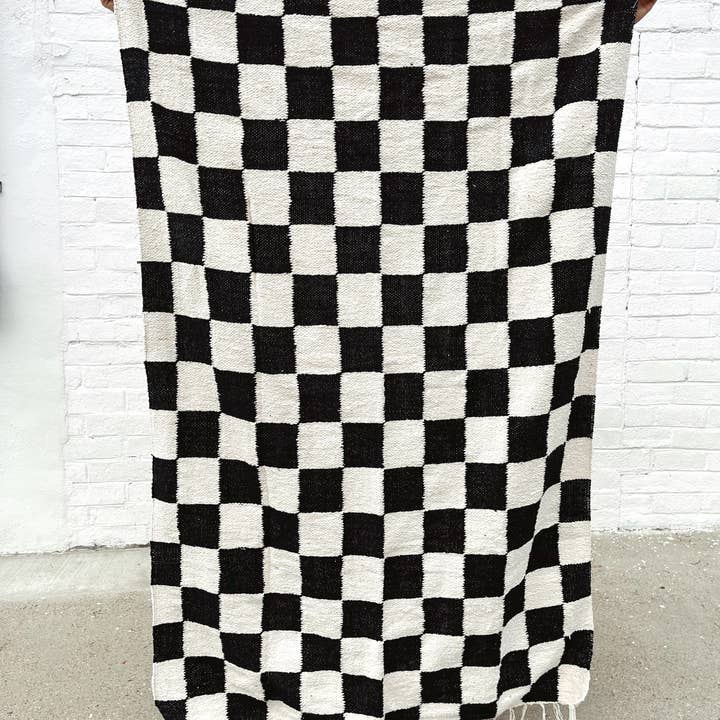 Sundream - Wholesale Throw Blanket - Black & Cream - Heavyweight Checker Throw Blanket