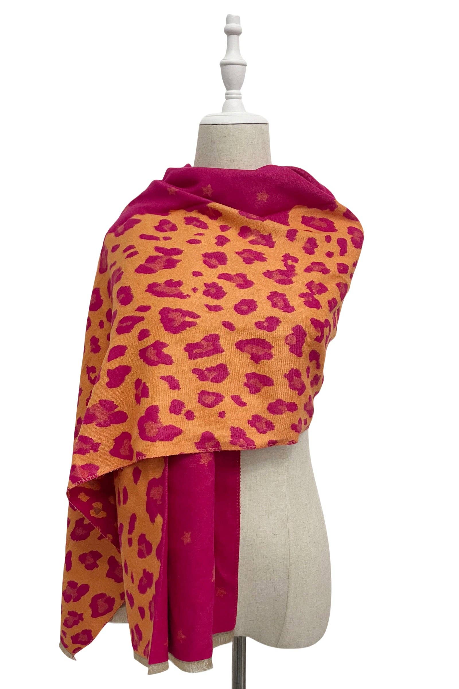 Fashion Scarf World – wholesale Halsduk - Dam – Stjärn- och leopardmönstrad vändbar scarf med fransar17