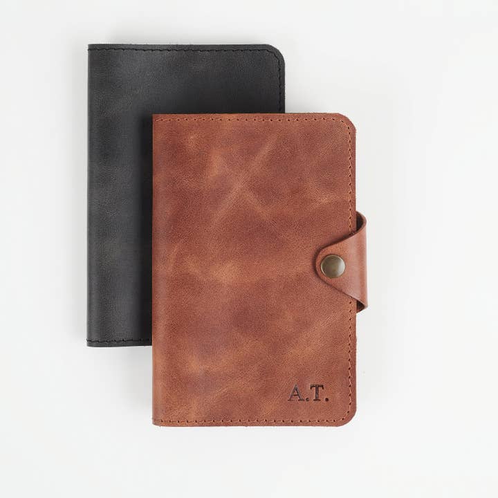 Derio Leather - Wholesale Sporting Accessories - Personalized Leather Golf Scorecard and Yardage Book Holder1