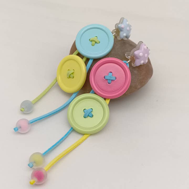 Mio Queena – wholesale Dangle earrings – Acrylic Round Button Charm Star Earrings - YK