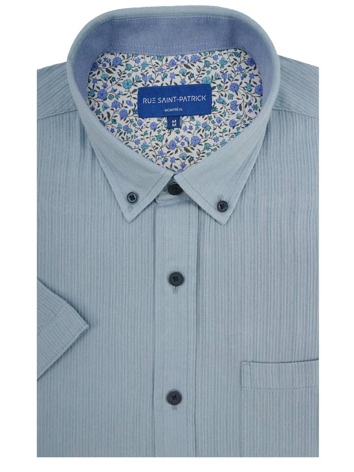 Maglia a Maniche Corte a Coste con Scollo a Goccia Vermillion in Blu Iceberg per la vendita all'ingrosso da parte di Rue Saint-Patrick