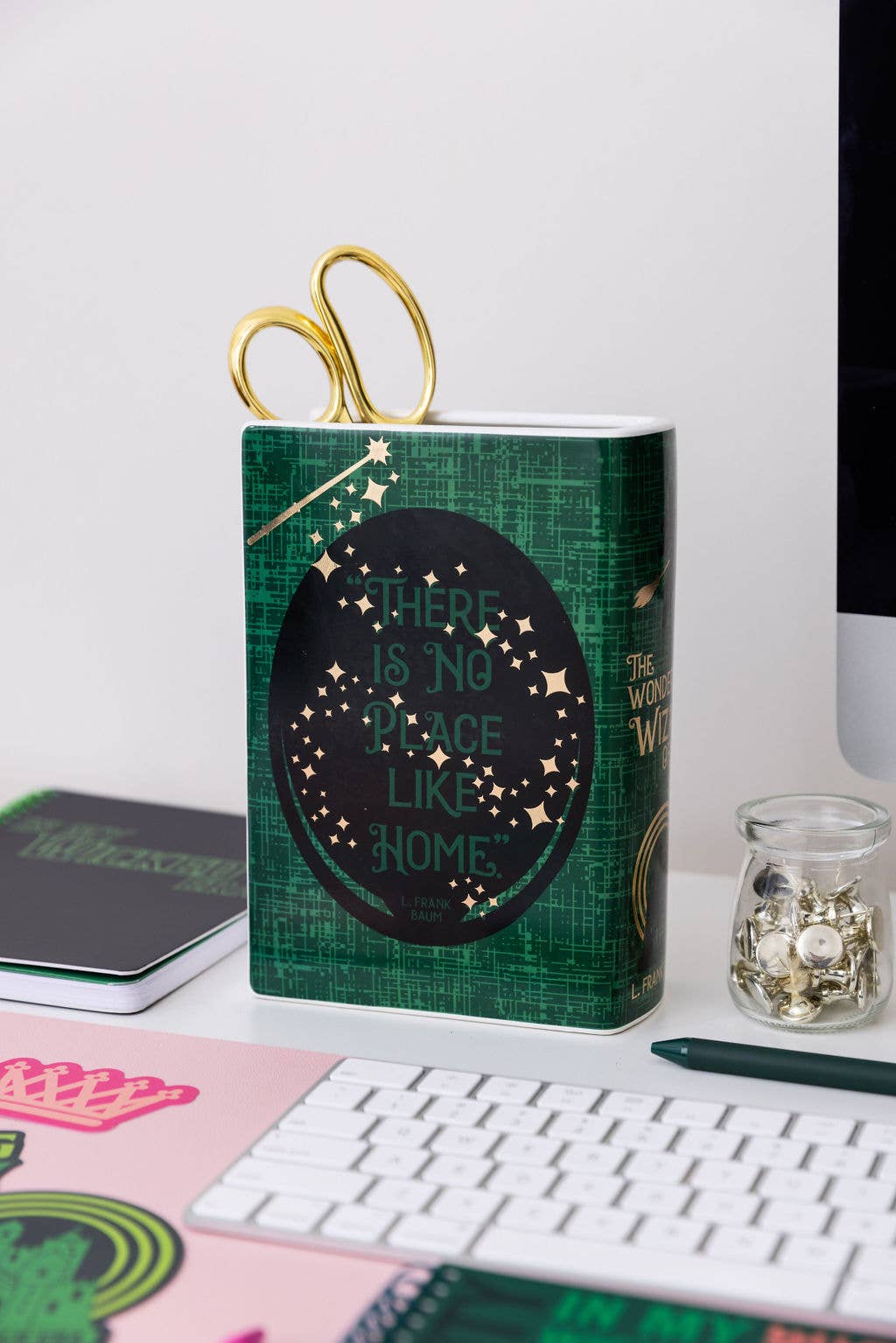 Steel Mill & Co UK – wholesale Vase – Large Book Vase, Wizard of Oz3