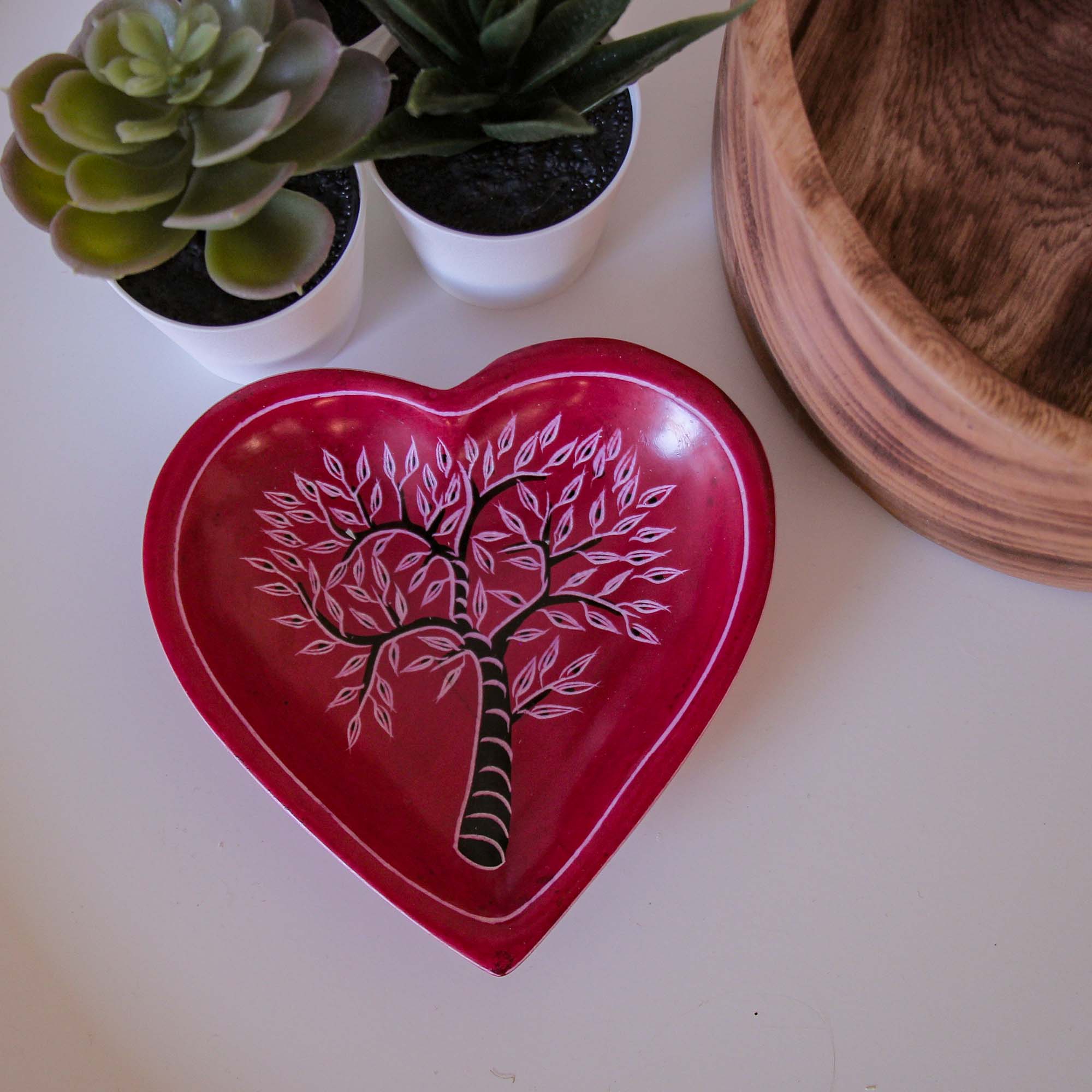 Global Crafts – wholesale Jewellery dish – Soapstone Heart Trinket Bowl - Medium - Red Acacia Tree1